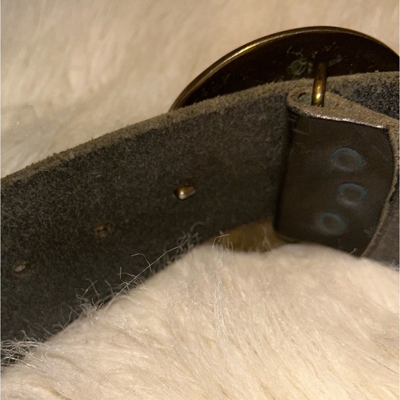 VTG CYDWOQ Distressed Wide Leather Belt w/Floral Boho Buckle #23636-50 36”-37” - Picture 9 of 16